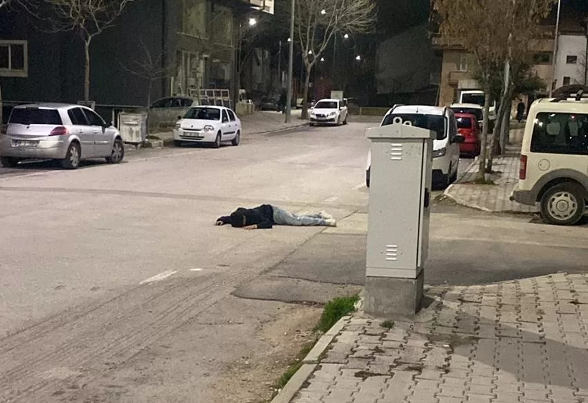 Isparta’da Bir Vatandaş Sokağa Uzandı