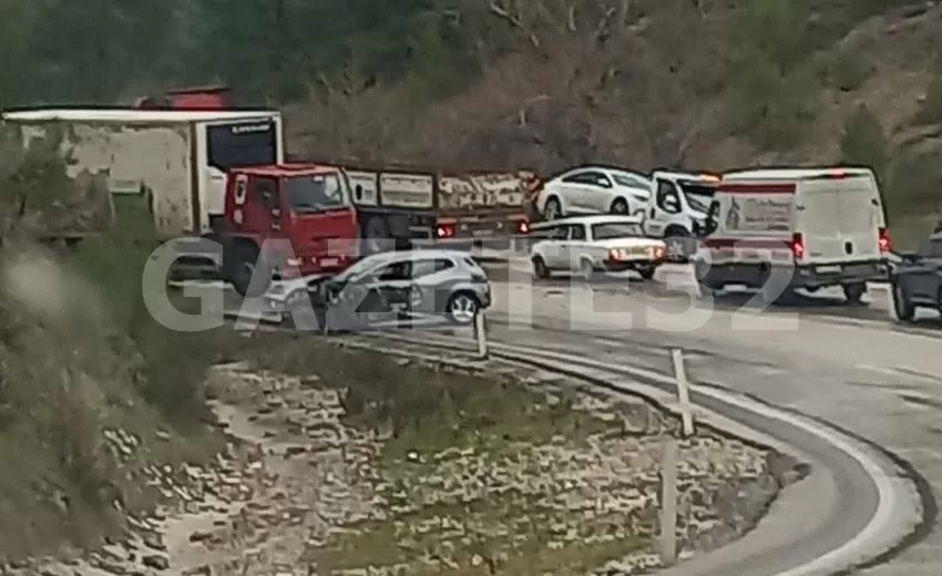 Isparta’da Trafik Kazası Yaralılar Var