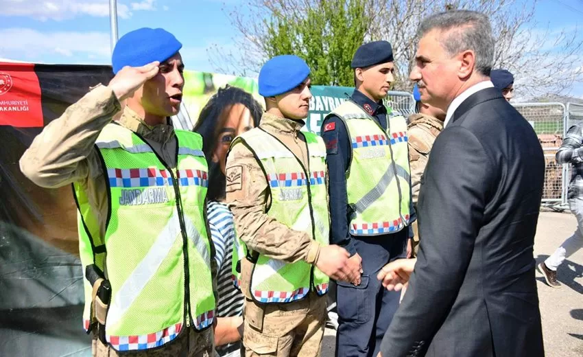 Vali Baruş Bayram Nedeniyle Görevleri Başında Olan Personeli Ziyaret Etti