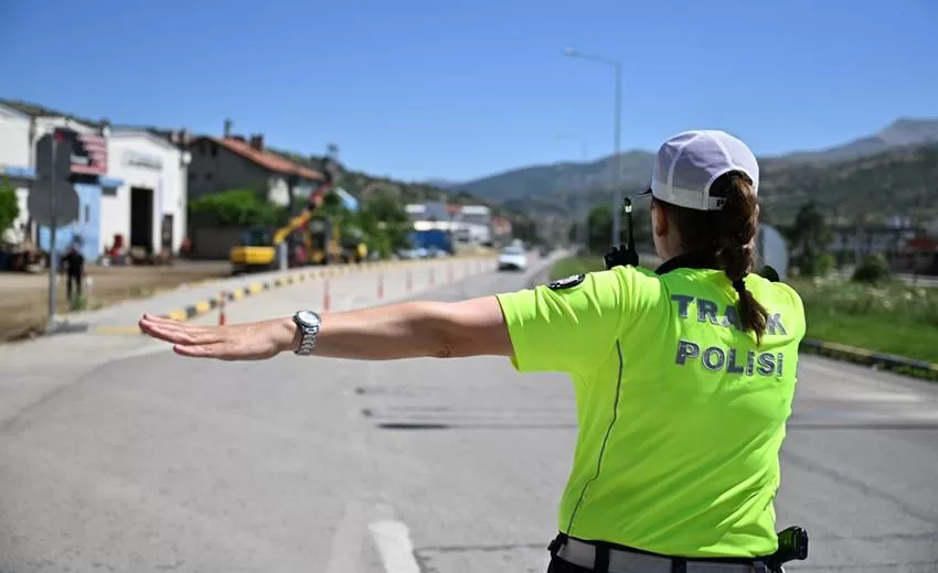 Bayramda Trafik Tedbirleri En Üst Düzeyde Uygulanıyor