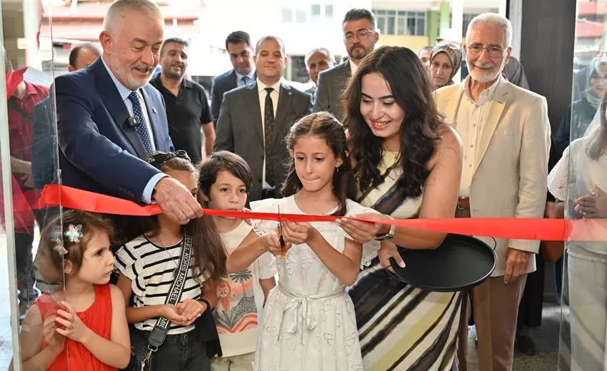 Minik Nurgül’ün Renkli Dünyalar Sergisi Açıldı