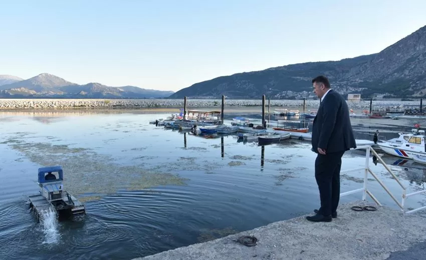 Eğirdir Gölü’nde Temizlik Çalışmaları Tüm Hızıyla Devam Ediyor!