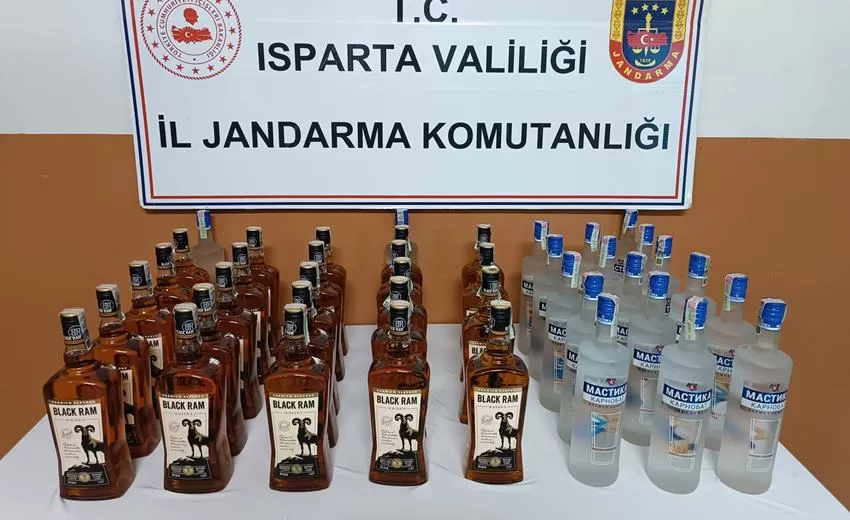 42 Litre Kaçak İçki Ele Geçirildi