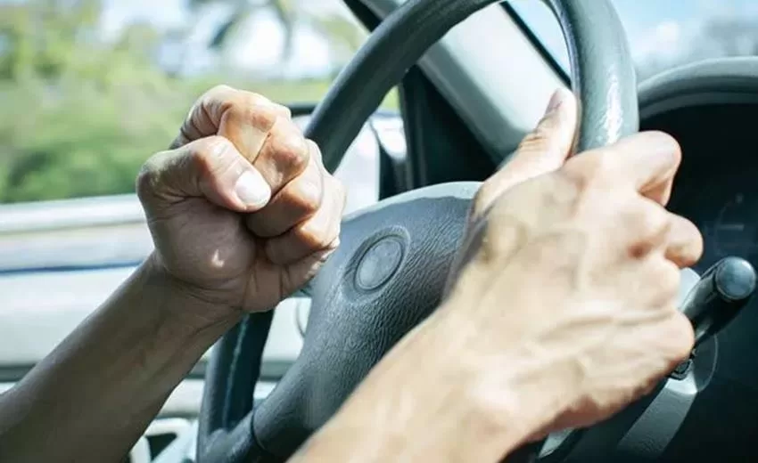 Isparta’da Yabancı Uyruklu Korsan Taksici Göçmenleri Taşırken Yakalandı