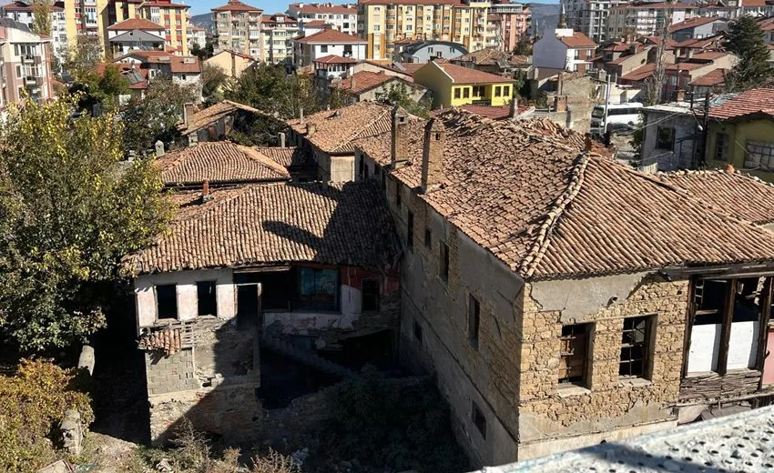 Isparta’da Metruk Binalar Tehlike Saçıyor